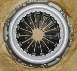 312100K040 TOYOTA Plato de presión de embrague original y equivalente