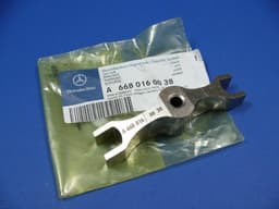 6680160038 MERCEDES Soporte del inyector original y equivalente