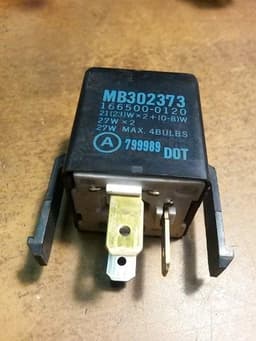 MB302373 MITSUBISHI Relé de intermitentes original y equivalente