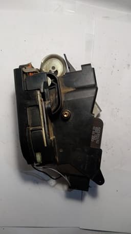 A6397300535 MERCEDES Cerradura de puerta trasera derecha de doble hoja original y equivalente