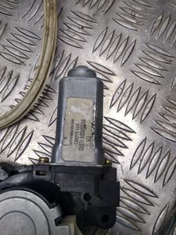 04894537AA CHRYSLER Mecanismo de elevalunas delantero izquierdo original y equivalente