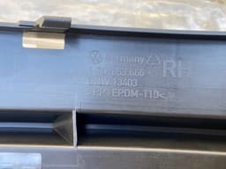 1T08536669B9 VAG Rejilla de antinieblas delantera derecha original y equivalente