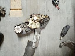 6387430488 MERCEDES Tirador de puerta de maletero exterior original y equivalente