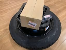 990E0STSXV010 SUZUKI Rueda de repuesto original y equivalente