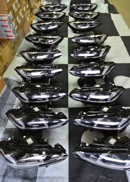 63118084889 BMW Faro izquierdo original y equivalente