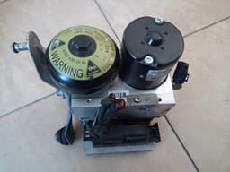 0004302694 MERCEDES Acumulador hidráulico original y equivalente