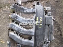 8200647713 RENAULT Colector de admisión original y equivalente