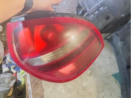 26555BN025 NISSAN Piloto posterior izquierdo original y equivalente