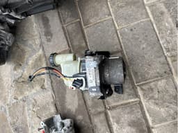 491100842R RENAULT Bomba de dirección original y equivalente