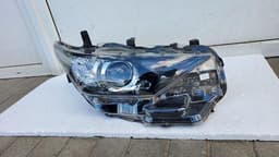 8113002E40 TOYOTA Faro derecho original y equivalente