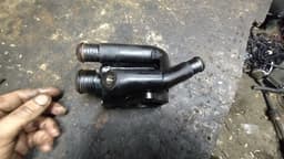 7165886 FORD Caja de termostato original y equivalente