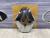 Pieza 628902376R RENAULT Emblema de la parrilla del radiador