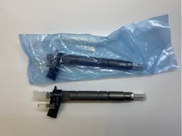 0986435426 BOSCH Inyector original y equivalente