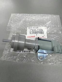 1763011050 TOYOTA Válvula de ralentí (IAC) original y equivalente
