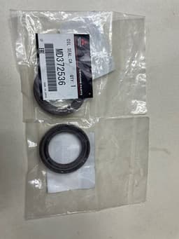 MD372536 MITSUBISHI Retén de árbol de levas original y equivalente