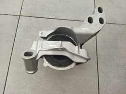 K15639060 MAZDA Soporte de motor derecho original y equivalente