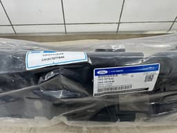 1884933 FORD Soporte central del parachoques delantero original y equivalente