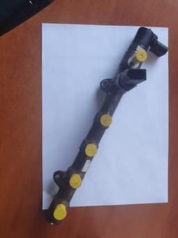 2011878 FORD Rampa de inyectores original y equivalente