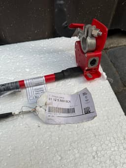 61125A690C1 BMW Cable de terminal positivo de batería original y equivalente